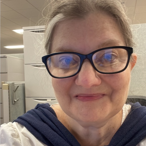 Meet your Posher, Betsy - Picture 3 of 3